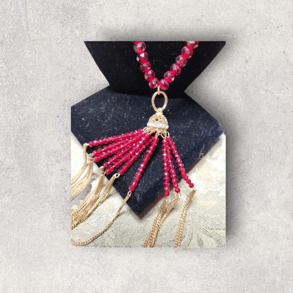 NWT Red and Gold tone Long Necklace - Picture 2 of 4